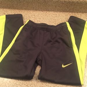 Boys Nike Pants with pockets.
